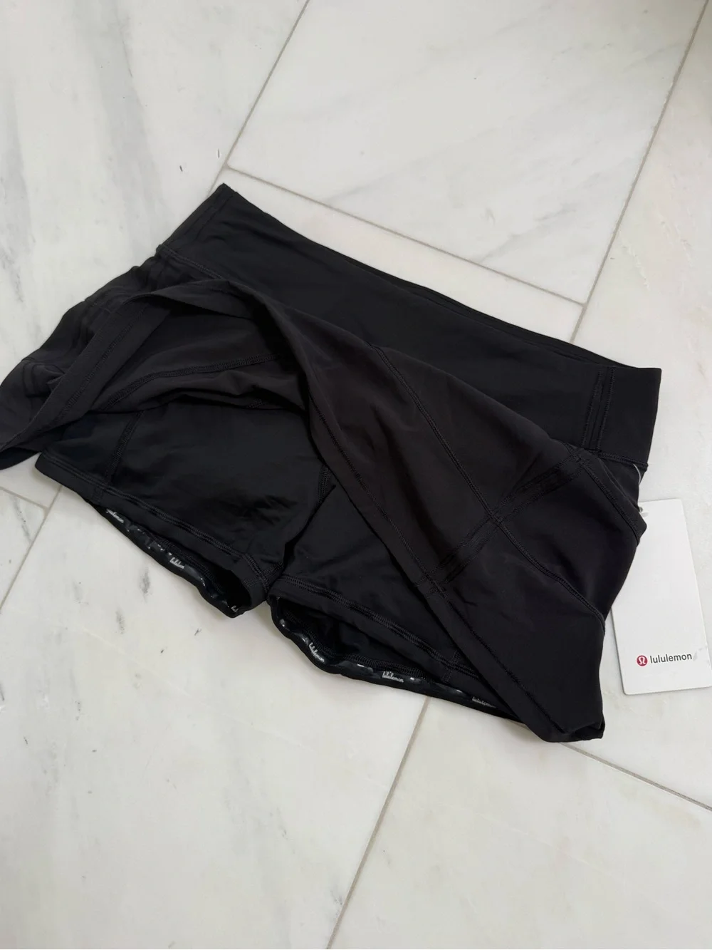 Lululemon BNWT Black Pace Rival MR skirt Size 6 BNWT